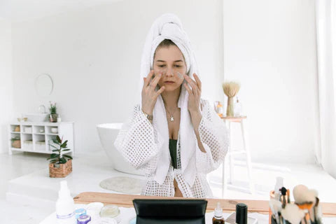 Love Your Skin Again: How To Banish Dry And Blemished Skin Forever